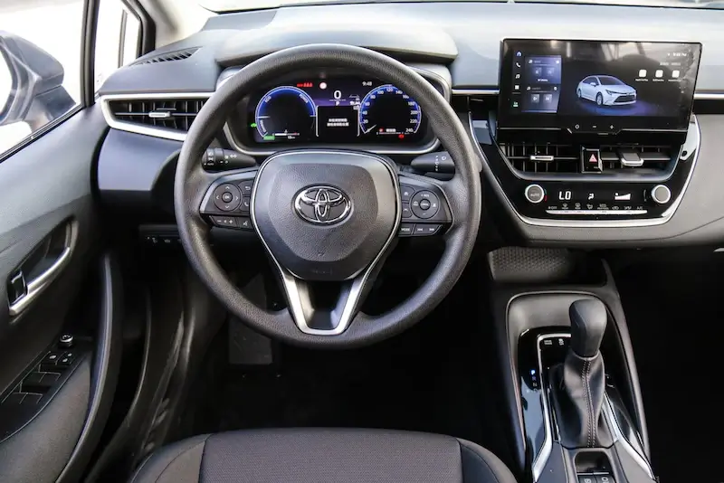 اجاره تویوتا کرولا لوین 2024