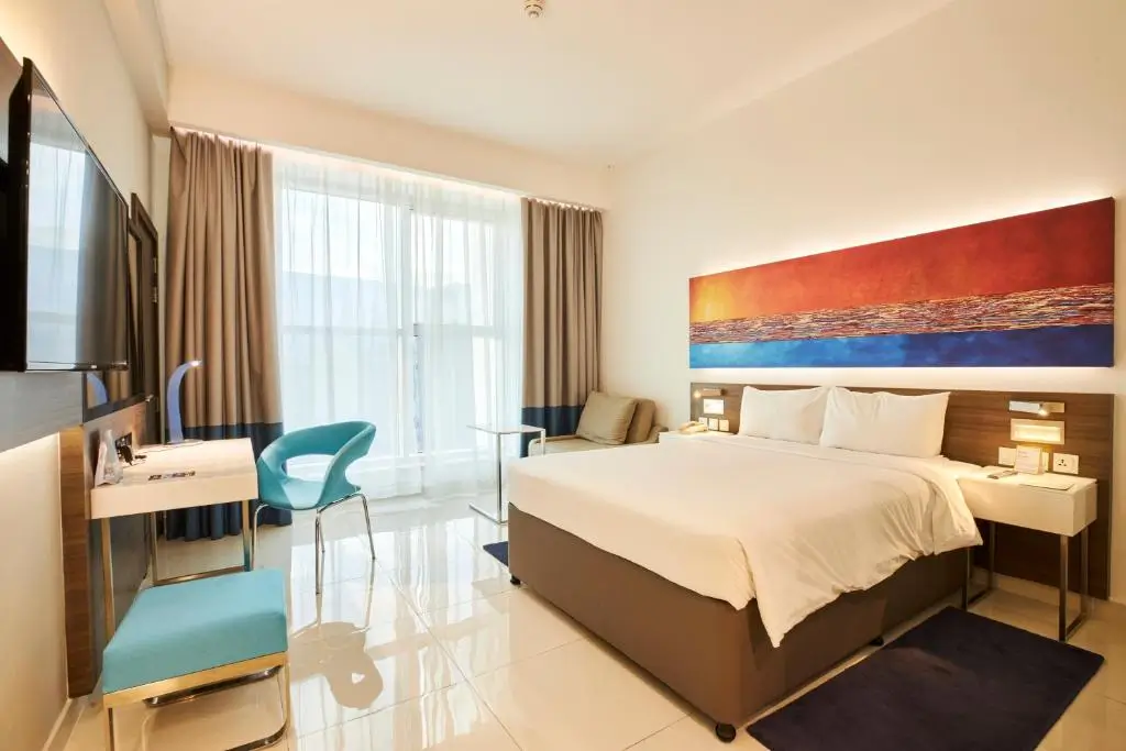 Double Room – includes 20% off Food & Beverage (excluding in-room dinning)